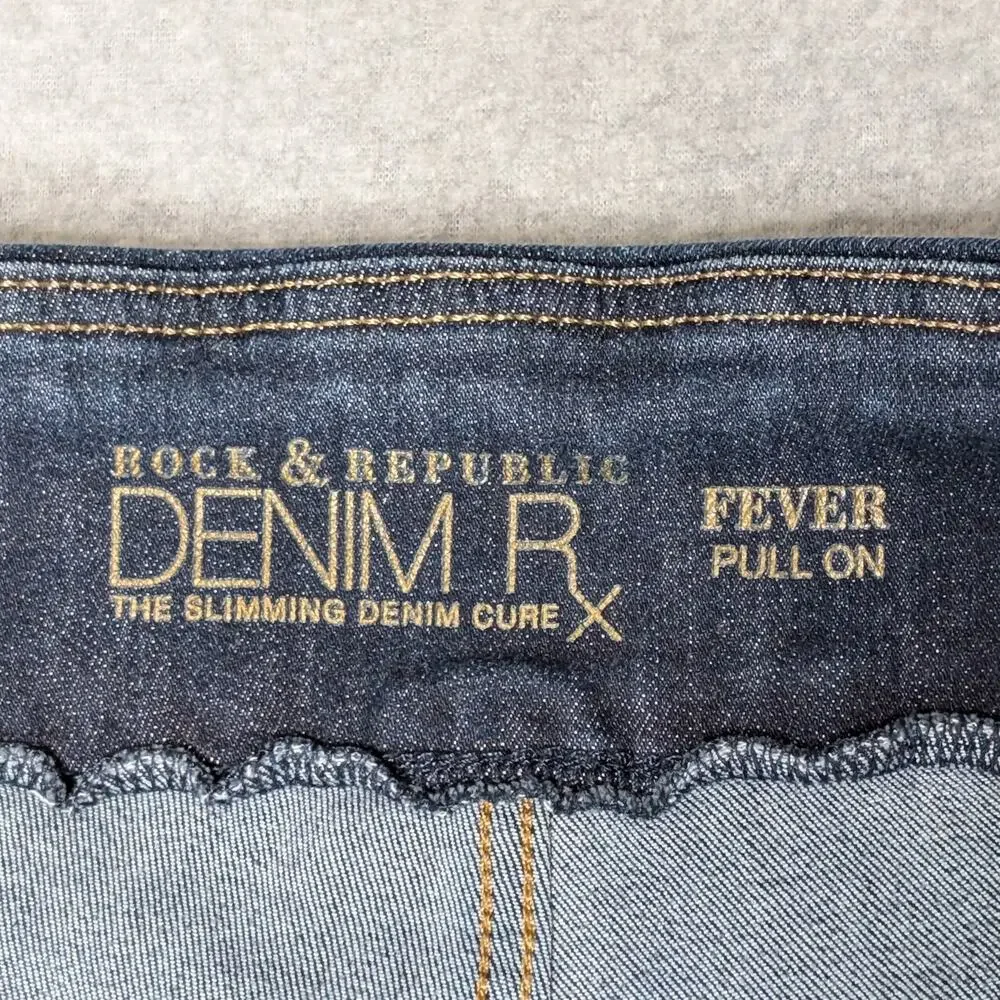 Rock & Republic Denim Rx Fever Pull-On Bermuda Shorts Women’s 10 Indigo Stretch